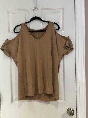 Stretchy Cold-Shoulder V-Neck Women's Top in Tan